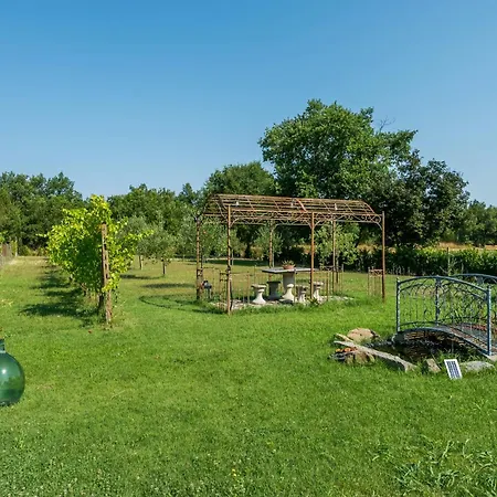 Private With Pool On Vineyards