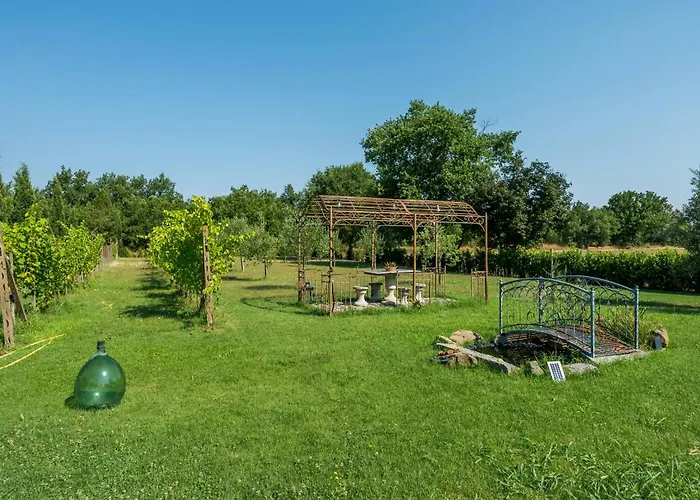 Private With Pool On Vineyards